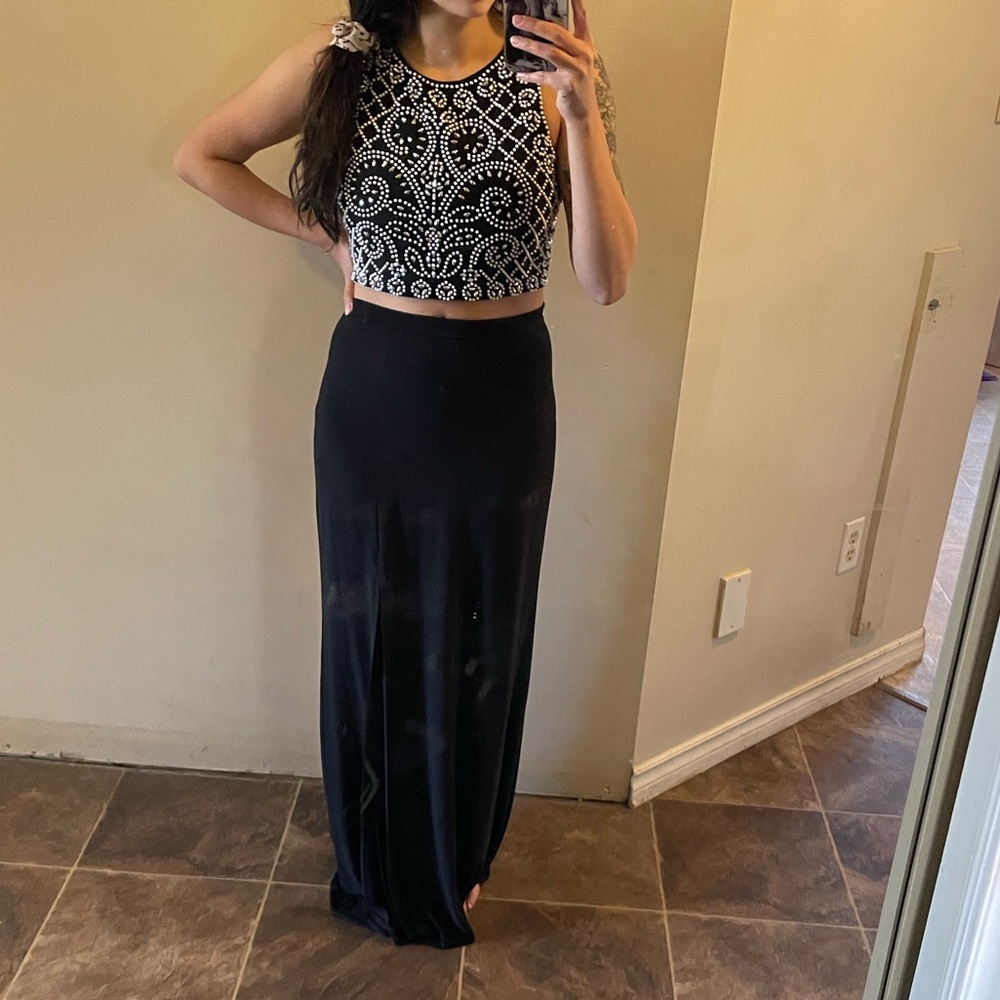 Grad/prom dress - Picture 2 of 2